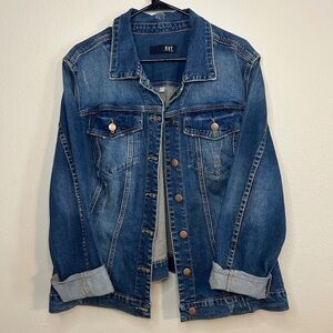 Stylish Blue Denim Jacket with Button Details